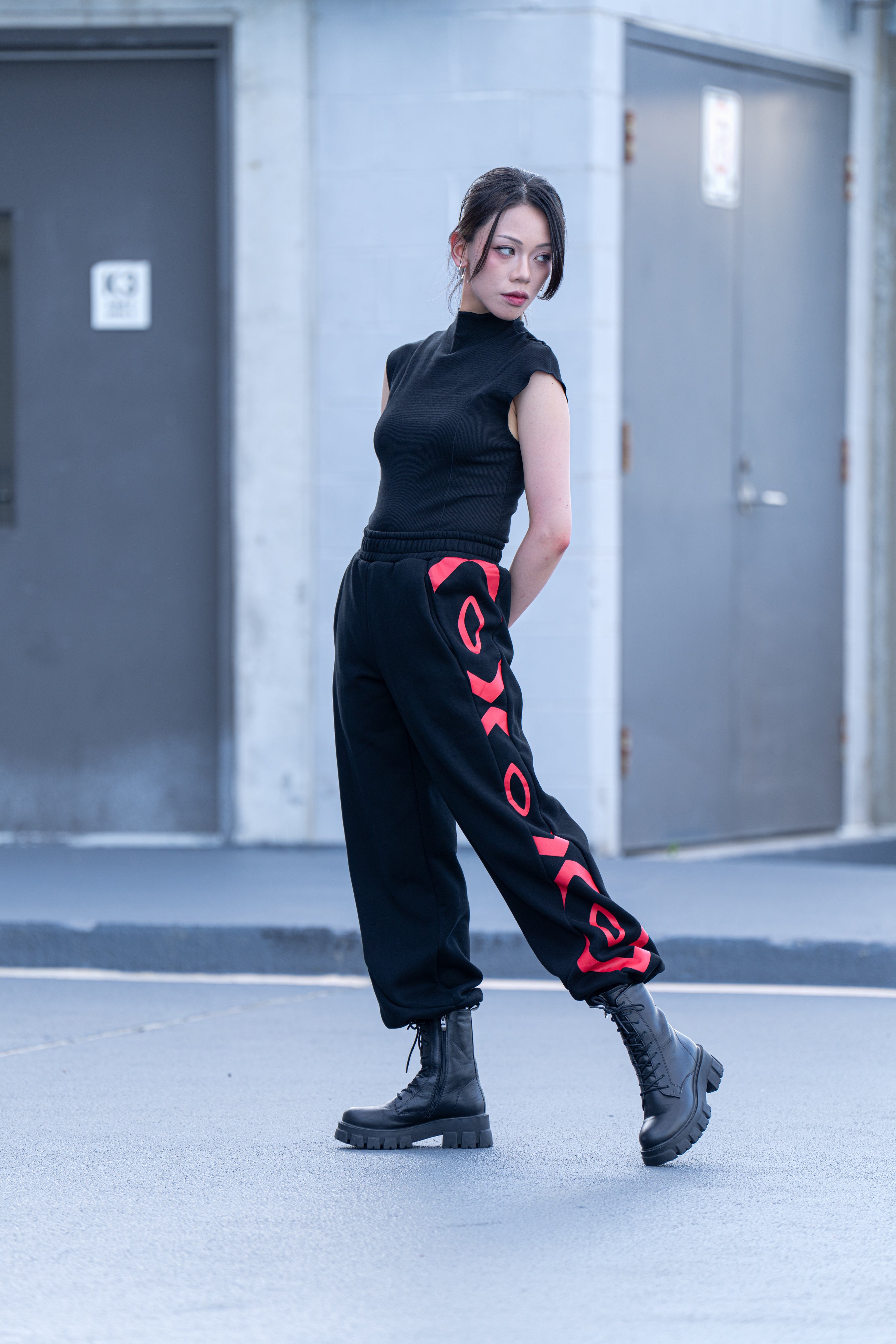 JUE VIOLE GRACE SWEATPANTS - TOWER OF GOD – Torokami Apparel