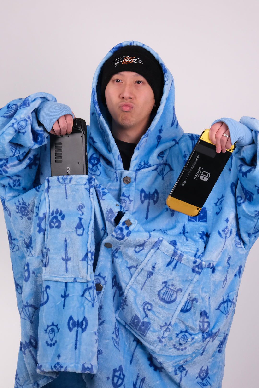 *MISFIT* - 2025 GAMER BLANKET HOODIE (FLEECE)